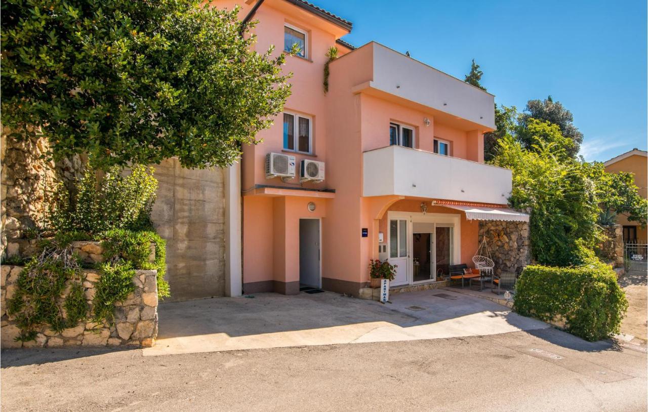 Nice Apartment In Stara Baska With Kitchen Exteriér fotografie