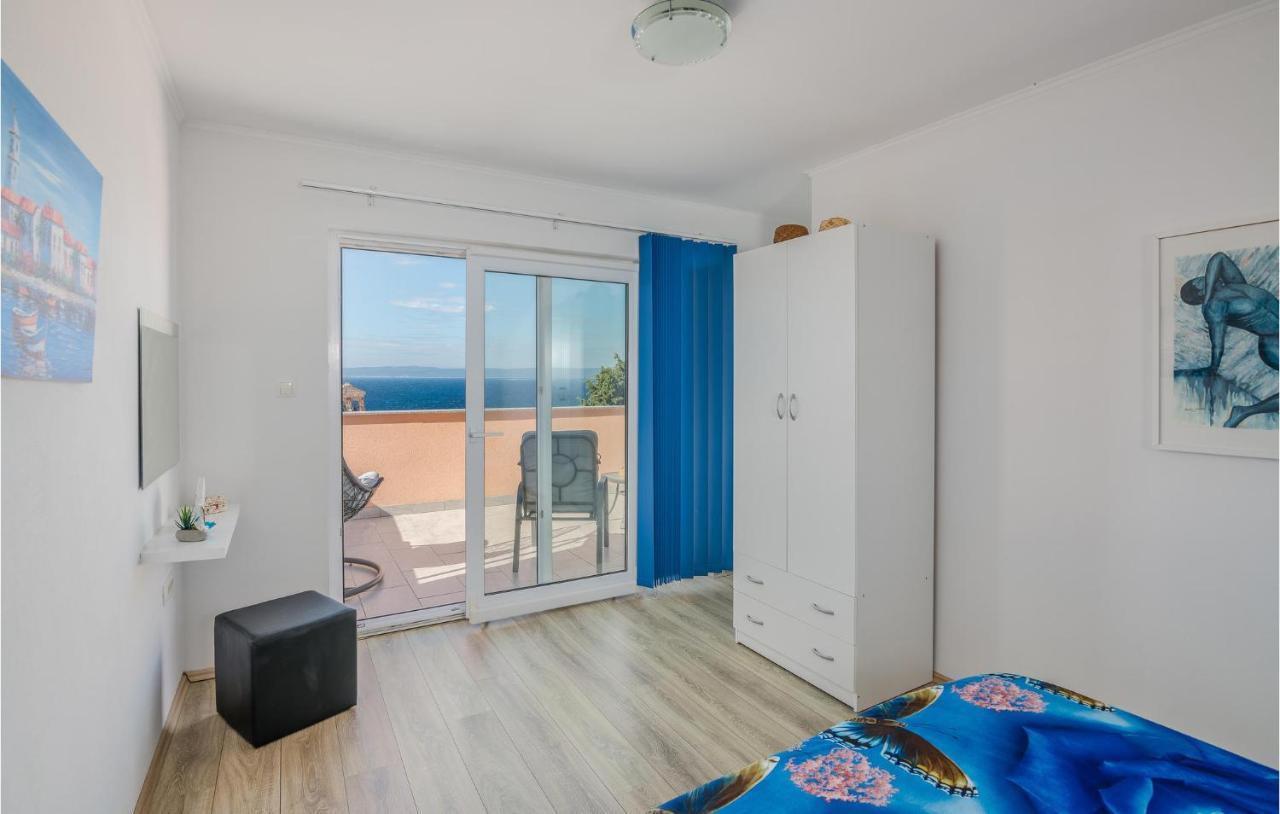 Nice Apartment In Stara Baska With Kitchen Exteriér fotografie