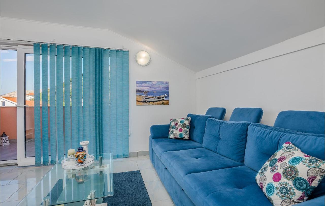 Nice Apartment In Stara Baska With Kitchen Exteriér fotografie