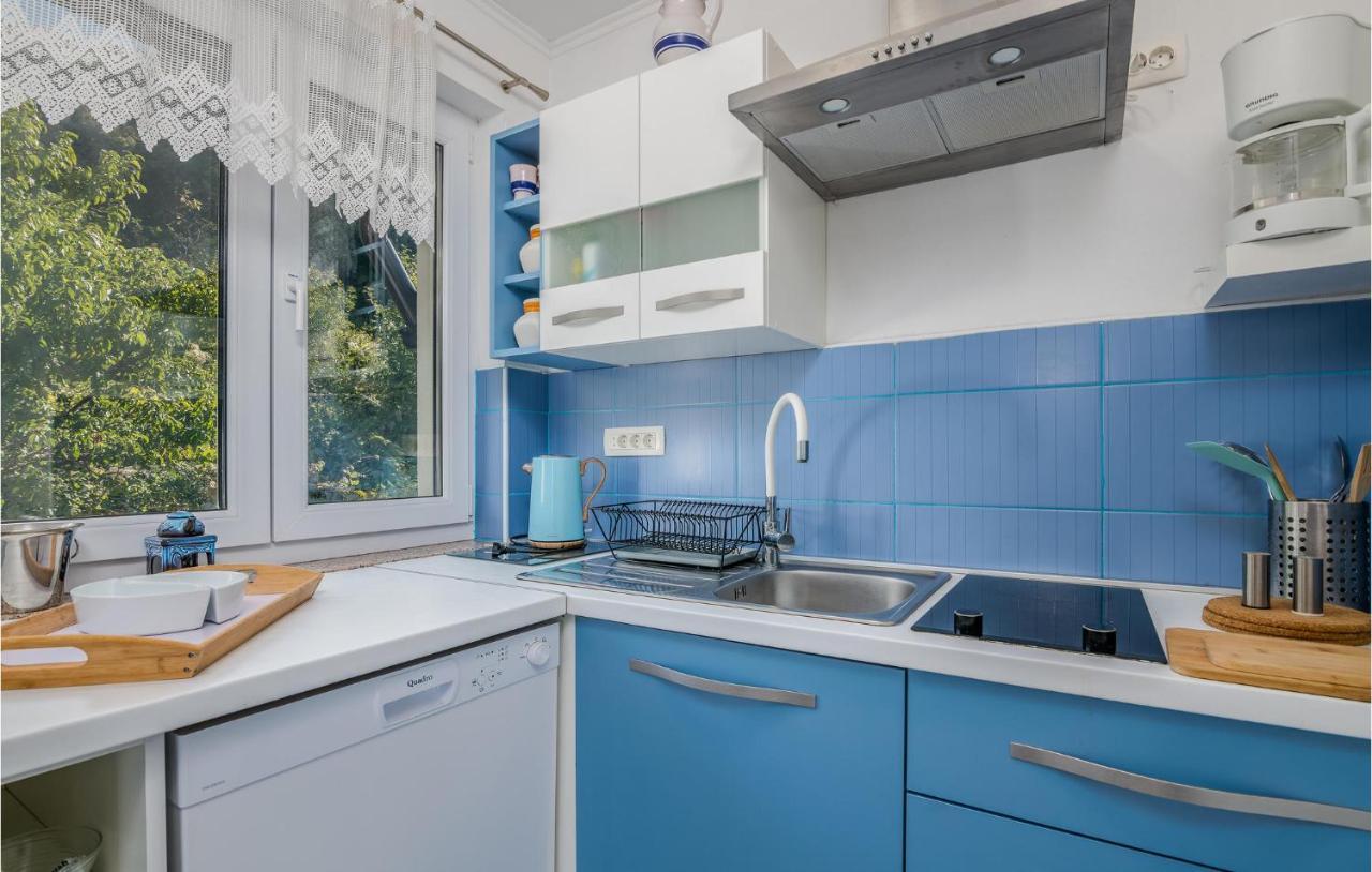 Nice Apartment In Stara Baska With Kitchen Exteriér fotografie