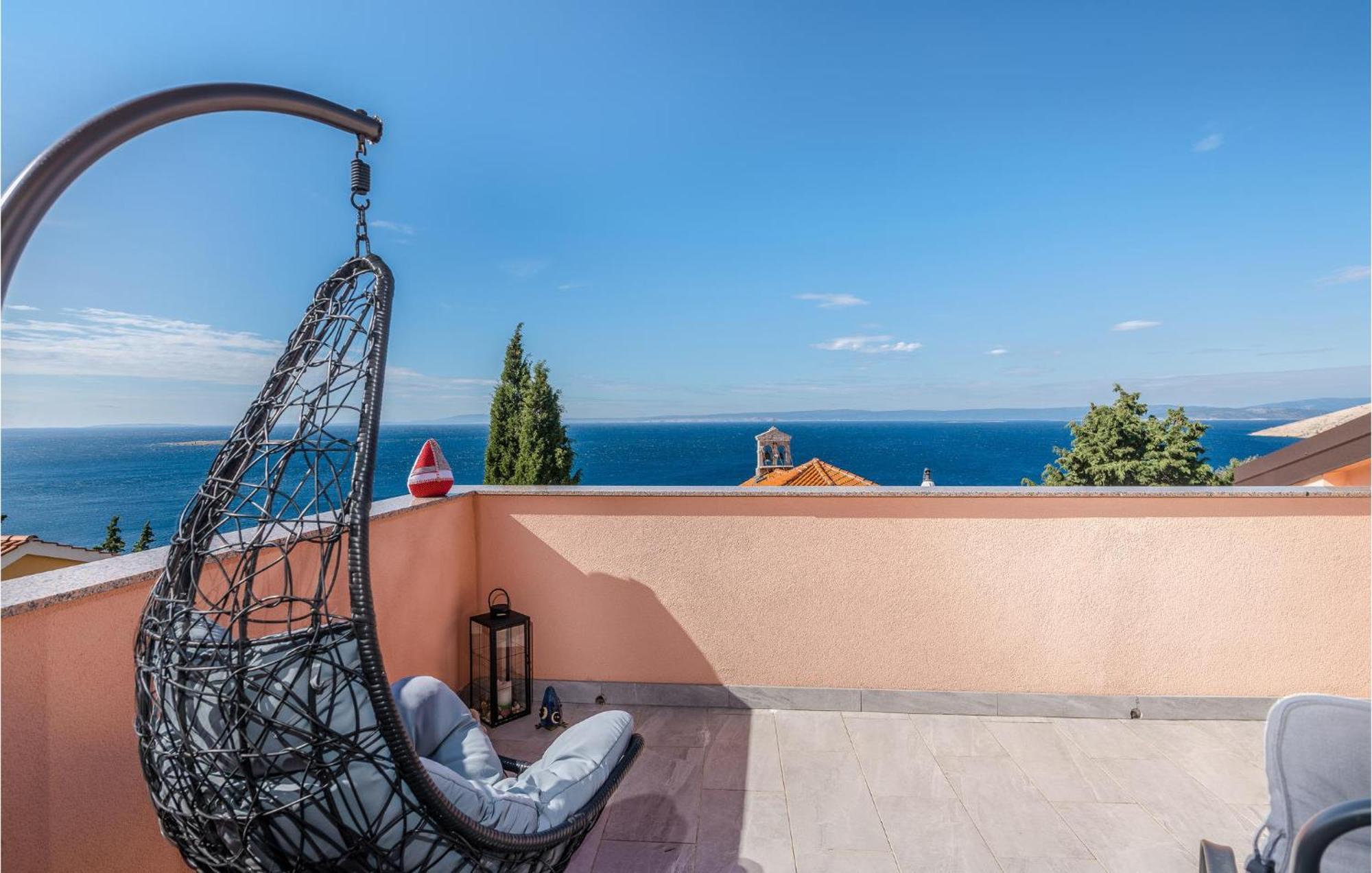 Nice Apartment In Stara Baska With Kitchen Exteriér fotografie
